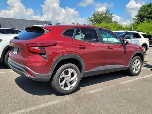 2025 Chevrolet Trax LS