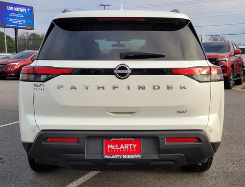 2024 Nissan Pathfinder SV