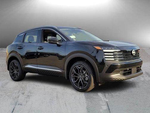 Super Black 2026 Nissan Kicks SR