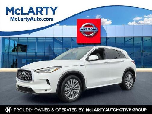 Radiant White 2025 INFINITI QX50 Luxe