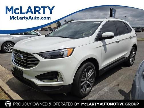 White Metallic 2022 Ford Edge Titanium