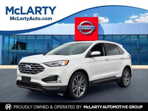 White Metallic 2022 Ford Edge Titanium