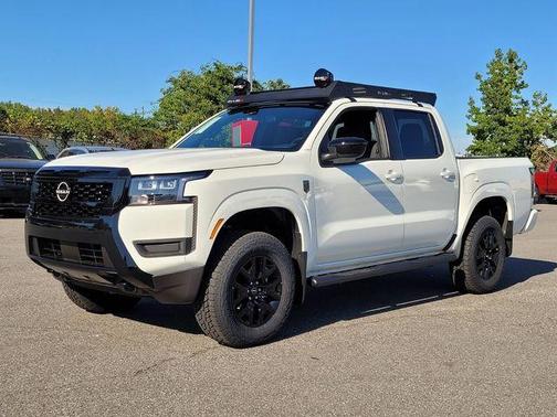 Glacier White 2026 Nissan Frontier SV