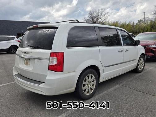 2016 Chrysler Town & Country Touring
