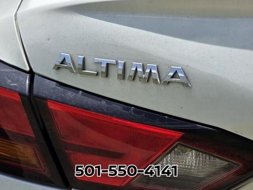 White 2021 Nissan Altima 2.5 SR