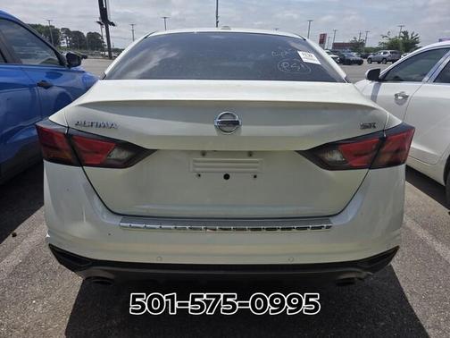 White 2021 Nissan Altima 2.5 SR