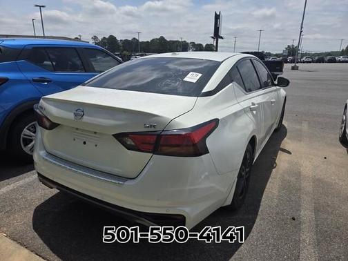 White 2021 Nissan Altima 2.5 SR