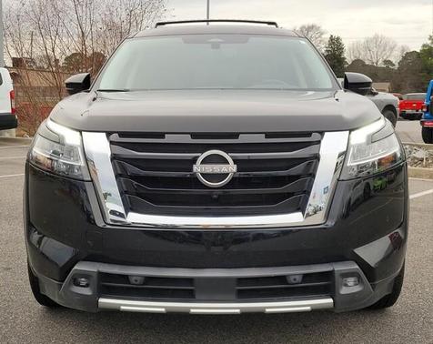 2022 Nissan Pathfinder SL