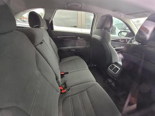 2016 Kia Sorento L