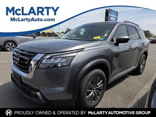 2024 Nissan Pathfinder SV