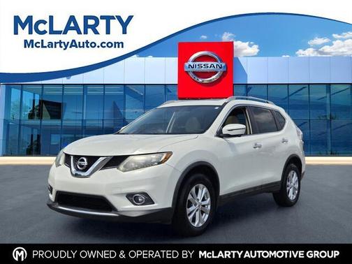 Pearl White 2016 Nissan Rogue SV