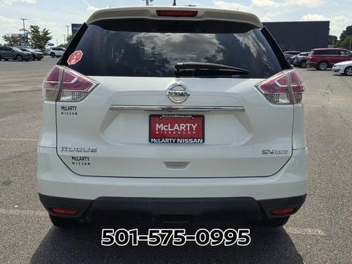 Pearl White 2016 Nissan Rogue SV