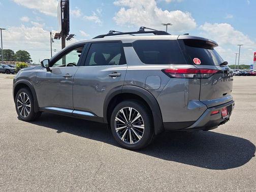 Gun Metallic 2026 Nissan Pathfinder Platinum