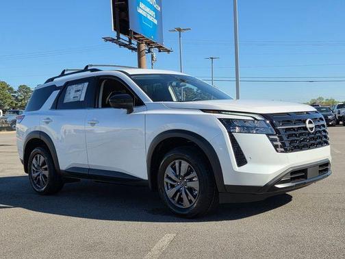 Everest White P 2026 Nissan Pathfinder SV