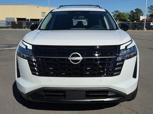 Everest White P 2026 Nissan Pathfinder SV