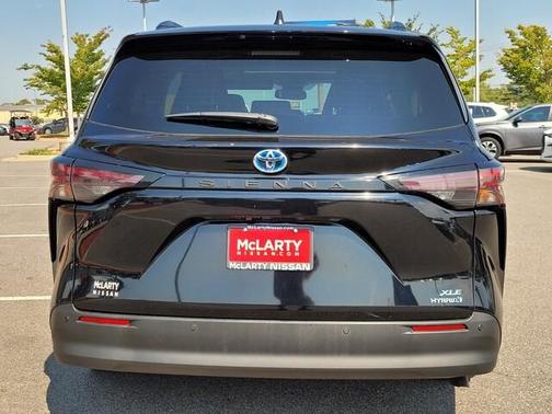2024 Toyota Sienna XLE 8 Passenger