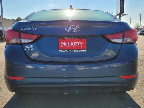 Photo 5 of 23 of 2015 Hyundai Elantra SE