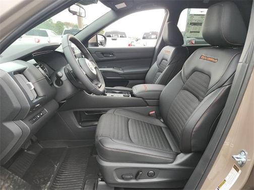 2025 Nissan Pathfinder Rock Creek