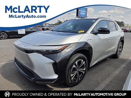 Wind Chill Pearl 2023 Toyota bZ4X XLE