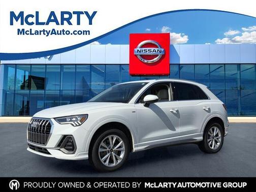 Glacier White Metallic 2024 Audi Q3 45 S line Premium