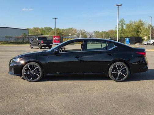 Black 2026 Nissan Altima 2.5 SR