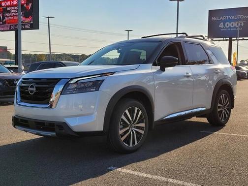 2025 Nissan Pathfinder Platinum