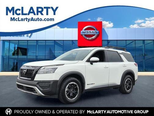 Glacier White 2024 Nissan Pathfinder Rock Creek