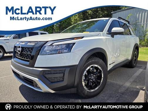 Glacier White 2024 Nissan Pathfinder Rock Creek