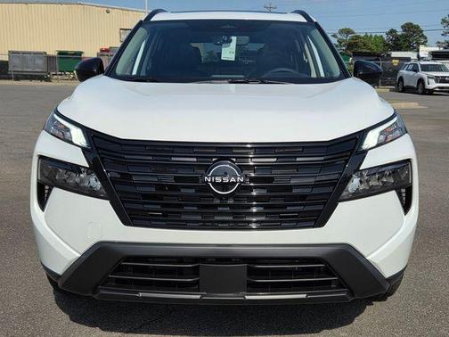 Everest White P 2026 Nissan Rogue Dark Armor
