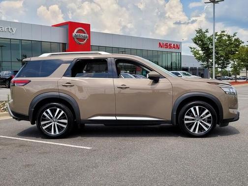 2024 Nissan Pathfinder Platinum