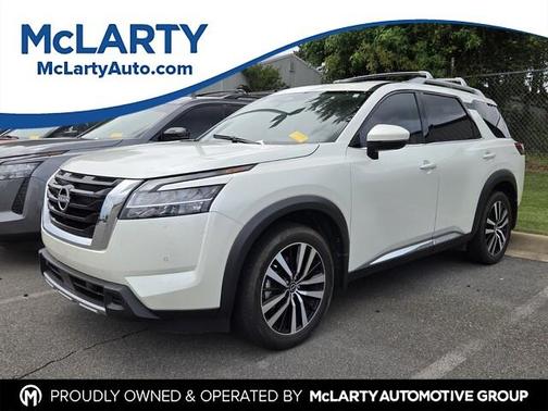 Pearl White 2024 Nissan Pathfinder Platinum