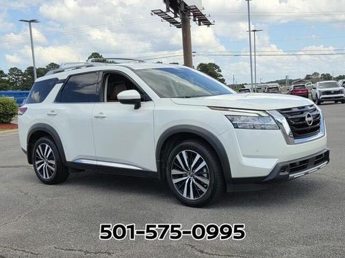Pearl White 2024 Nissan Pathfinder Platinum