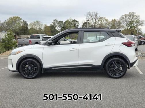 2022 Nissan Kicks SR