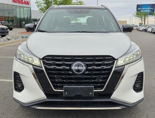 2022 Nissan Kicks SR