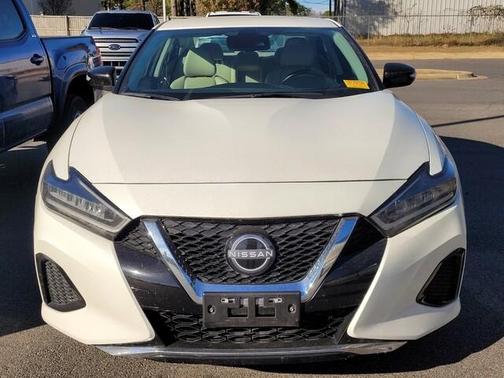 2023 Nissan Maxima SV