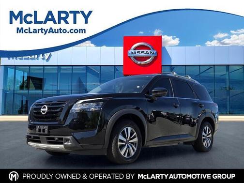 Black 2023 Nissan Pathfinder SL