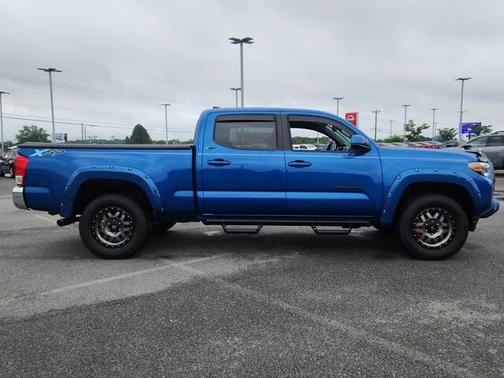 2017 Toyota Tacoma SR5