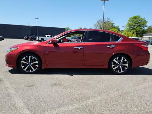 2016 Nissan Altima 2.5 SR