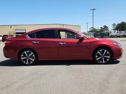 2016 Nissan Altima 2.5 SR