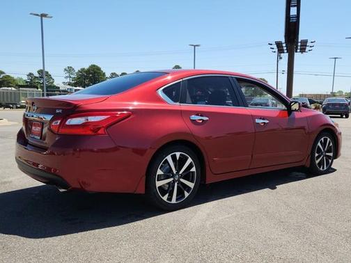 2016 Nissan Altima 2.5 SR