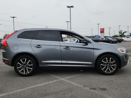 2017 Volvo XC60 T6 Dynamic