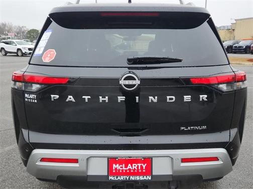 2025 Nissan Pathfinder Platinum