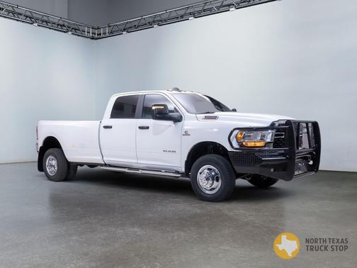 2024 RAM 3500 Big Horn Crew Cab 4x4 8' Box