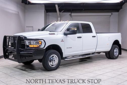 2024 RAM 3500 Big Horn Crew Cab 4x4 8' Box
