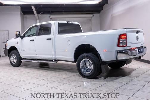 2024 RAM 3500 Big Horn Crew Cab 4x4 8' Box
