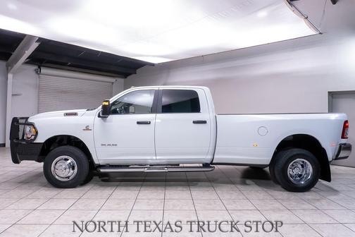 2024 RAM 3500 Big Horn Crew Cab 4x4 8' Box
