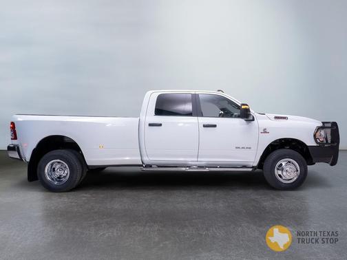 2024 RAM 3500 Big Horn Crew Cab 4x4 8' Box