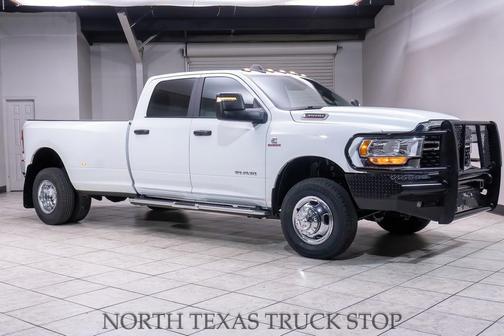 2024 RAM 3500 Big Horn Crew Cab 4x4 8' Box