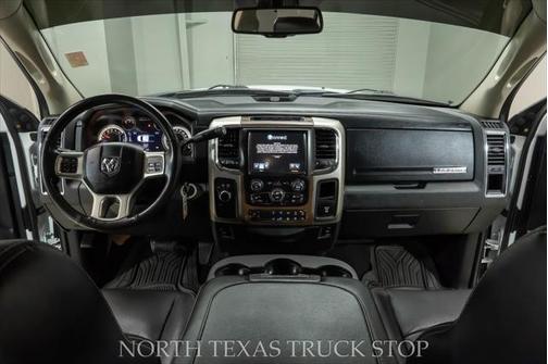 2017 RAM 2500 Laramie Crew Cab 4x4 6'4' Box