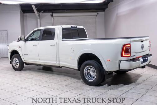2020 RAM 3500 Laramie Crew Cab 4x4 8' Box